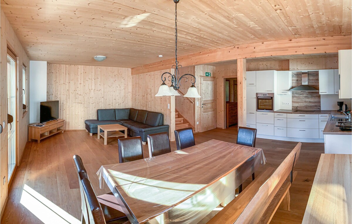 Cozy home in Altaussee with sauna