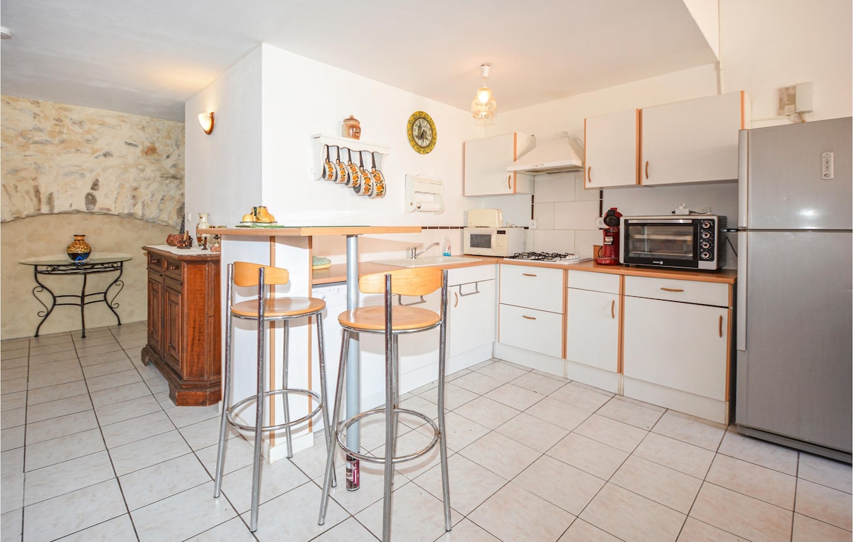 Nice home in Cessenon sur Orb with 2 Bedrooms