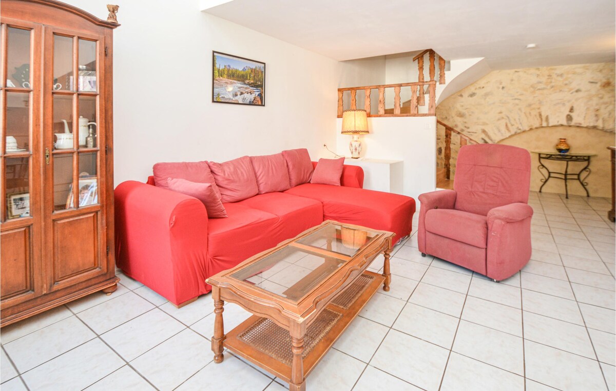 Nice home in Cessenon sur Orb with 2 Bedrooms