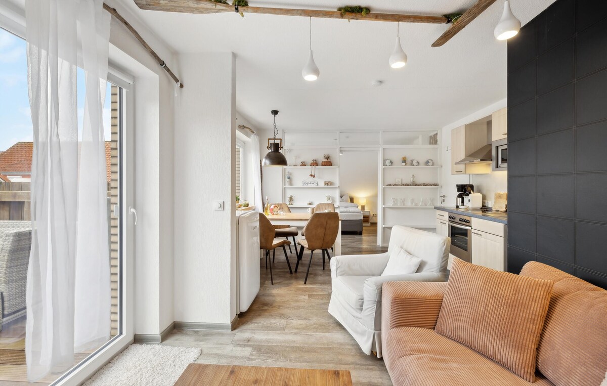 Nice apartment in Carolinensiel with kitchen