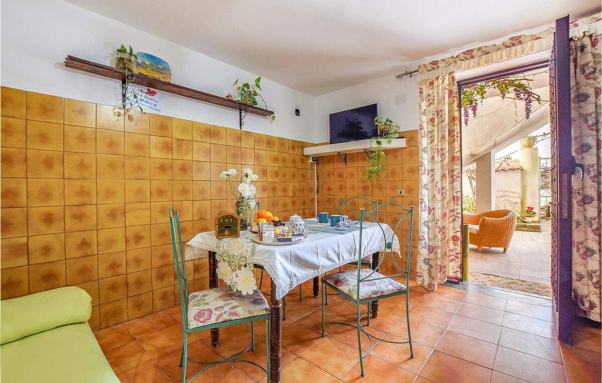 Cozy apartment in Castel Volturno with WiFi