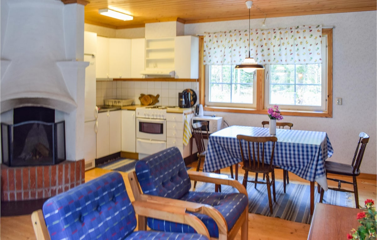 Nice home in Eksjö with kitchen