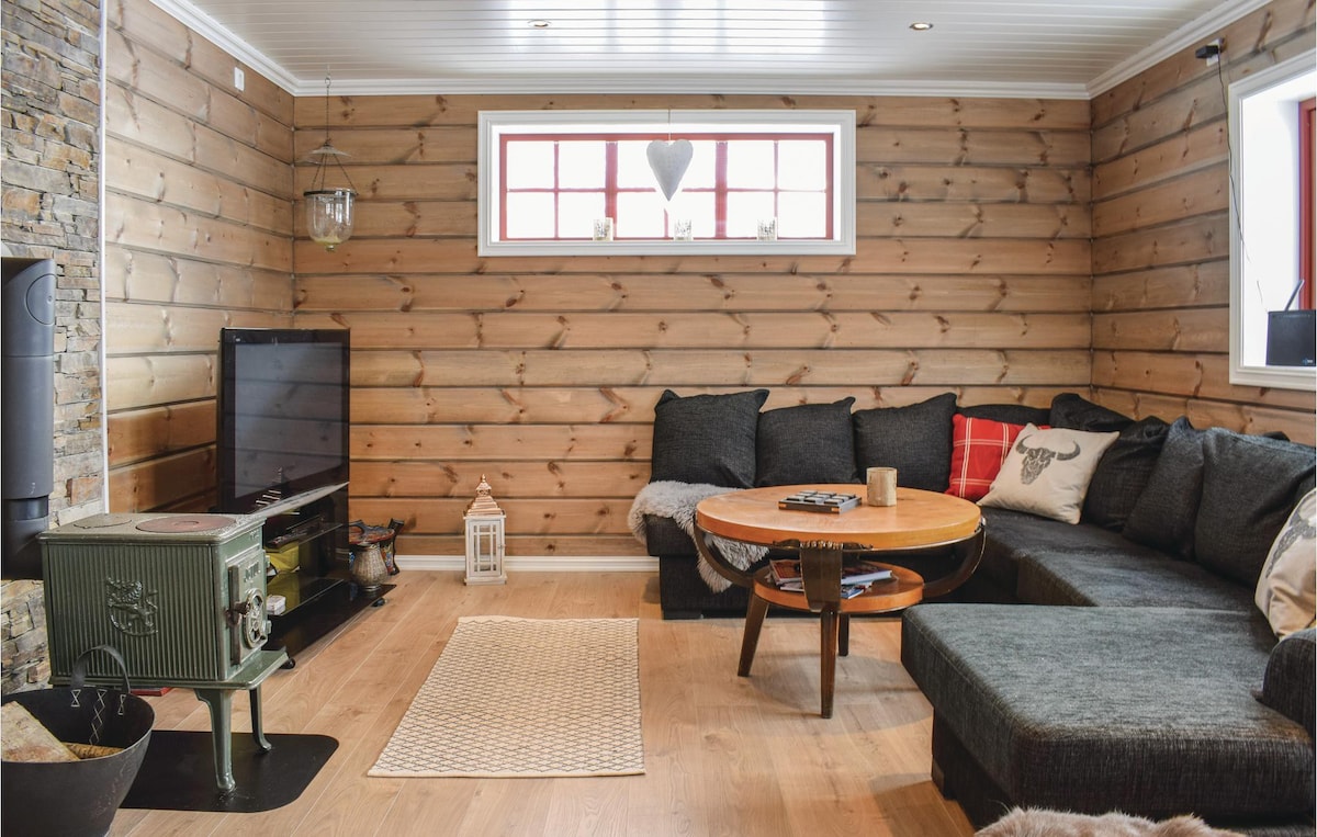 Home in Sjusjøen with 2 Bedrooms and Internet