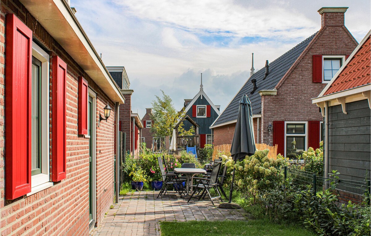 Awesome home in West-Graftdijk with kitchen