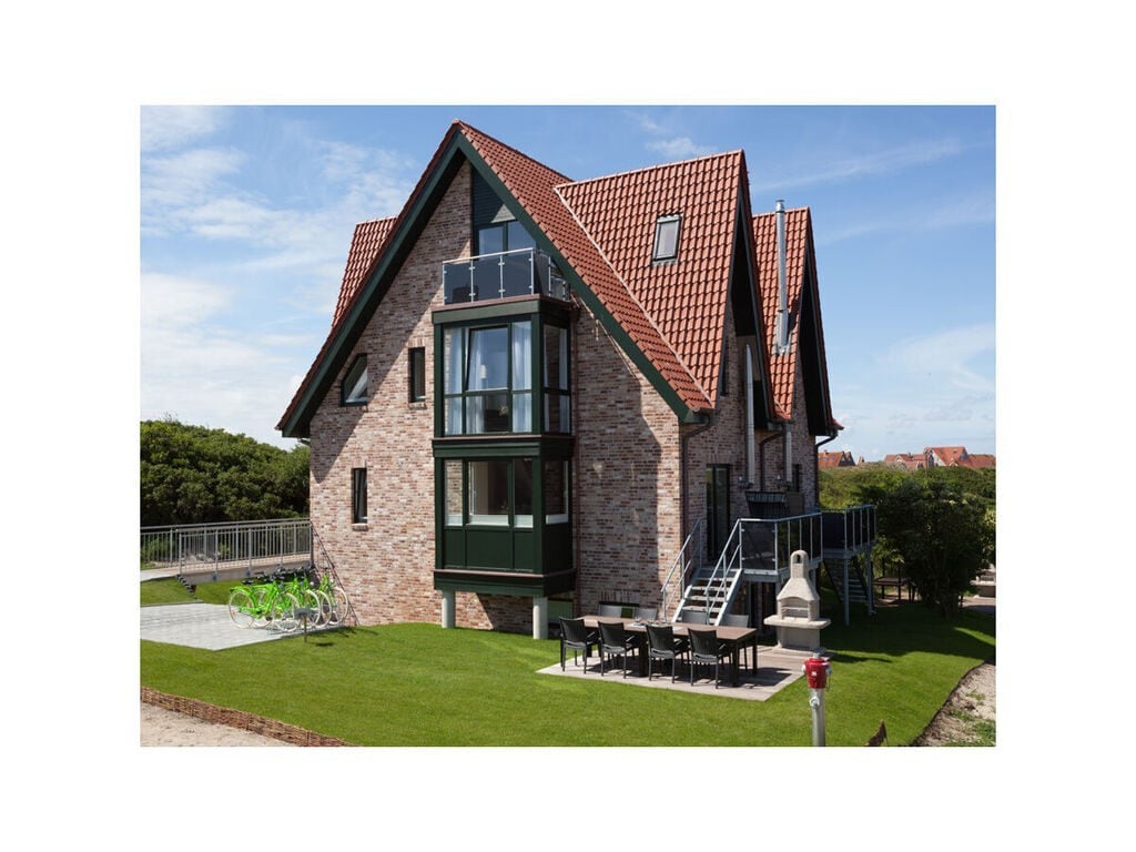 Dünenhuus West Modern retreat