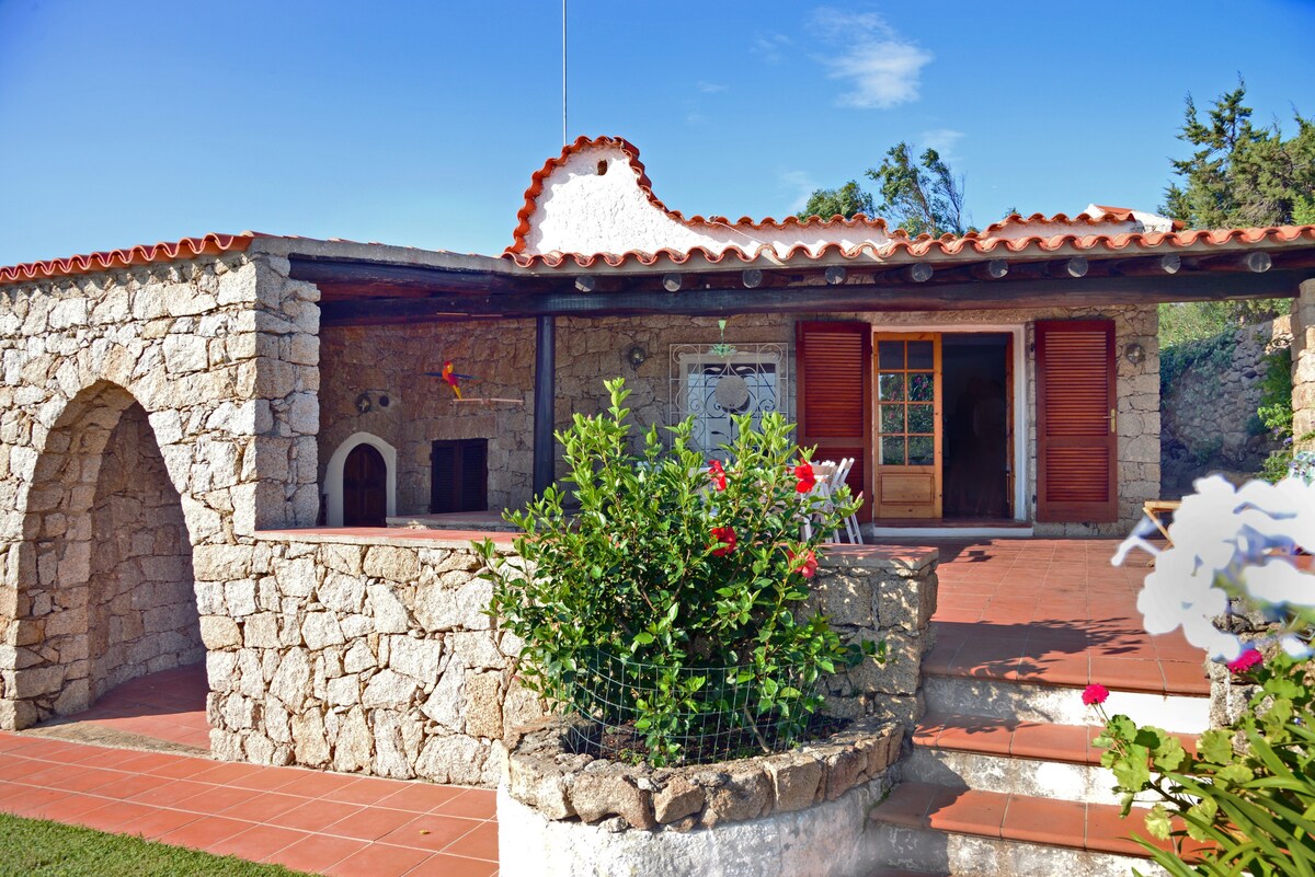Villa Ibiscus - Porto Raphael traditional home wit