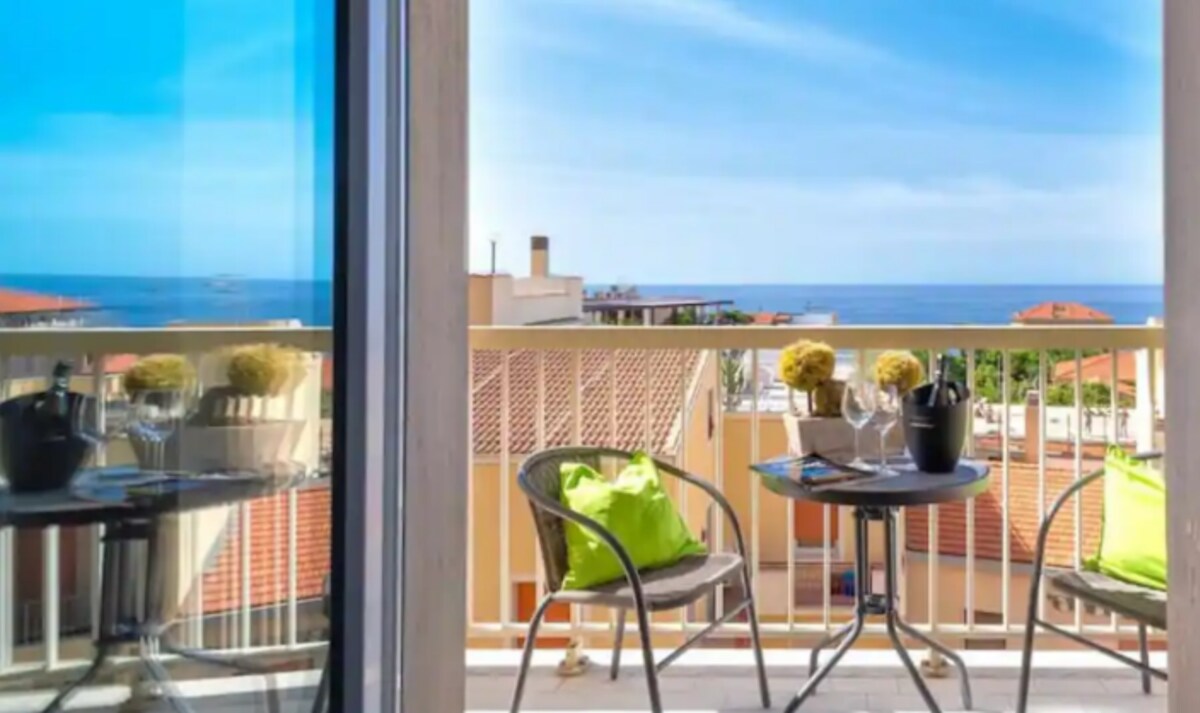 Sea view apartment  with WiFi, A/C and Netflix