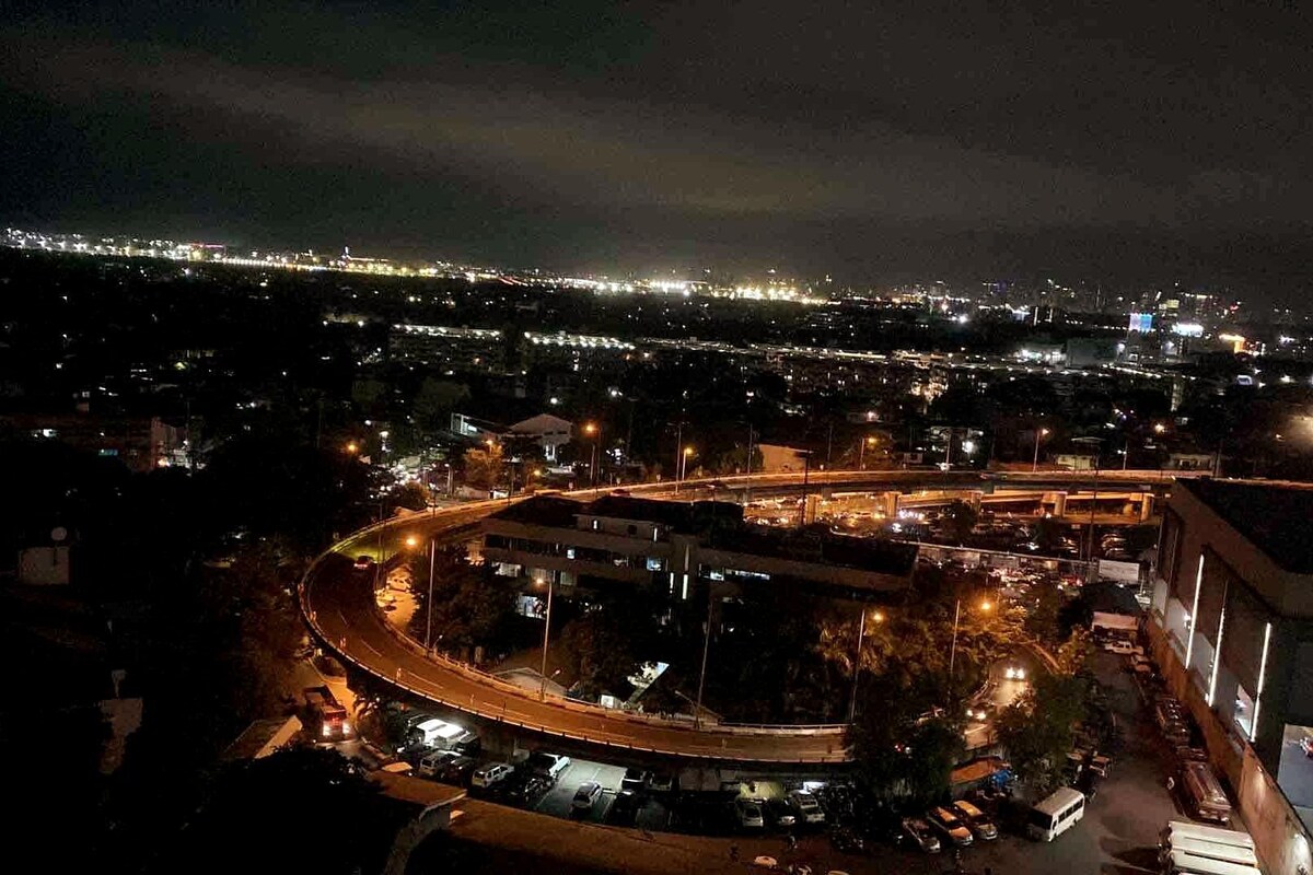 Azure 1BR citylights with netlfix near airport