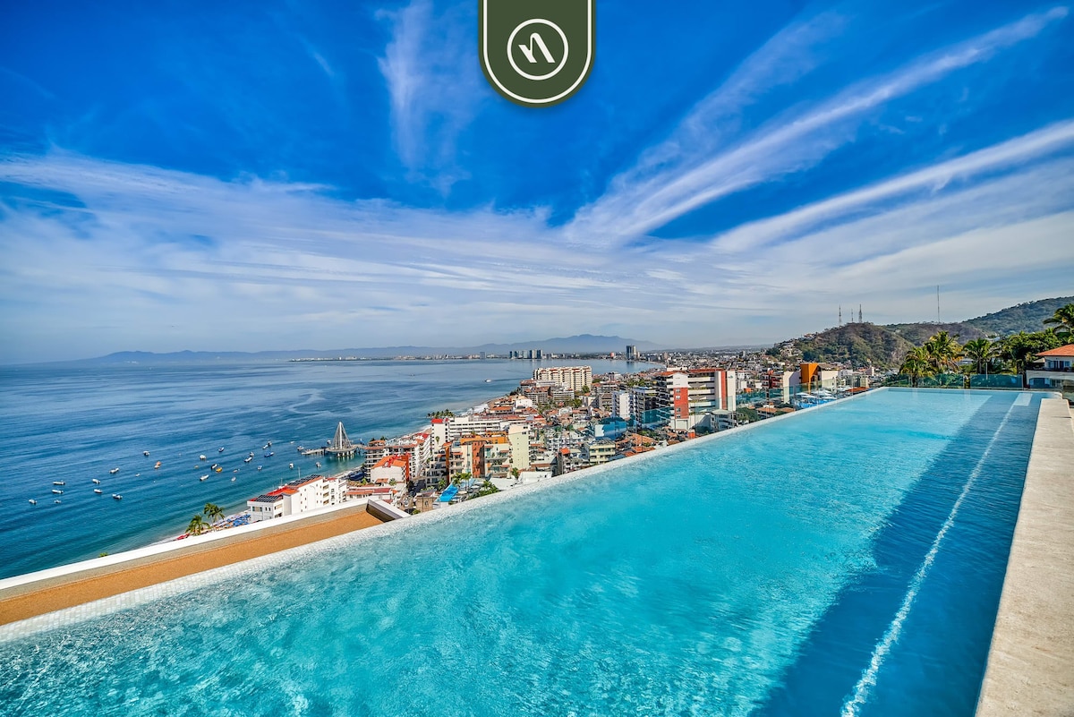 Oceanview 2 BR Condo - Rooftop Pool - Luxury