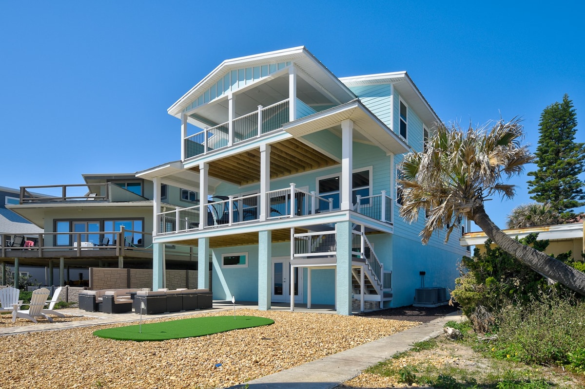 Beachfront house w ocean views, game room & more!