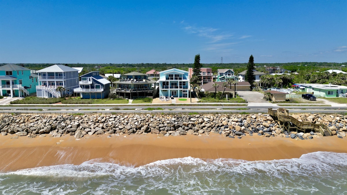 Beachfront house w ocean views, game room & more!