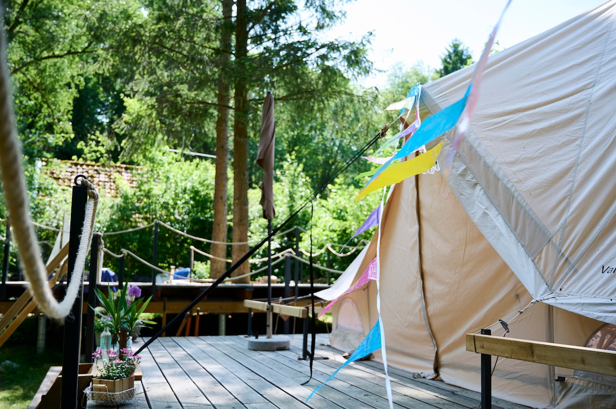 Glampingzelt Heldberg (Baumschiffhotel am Waldbad)