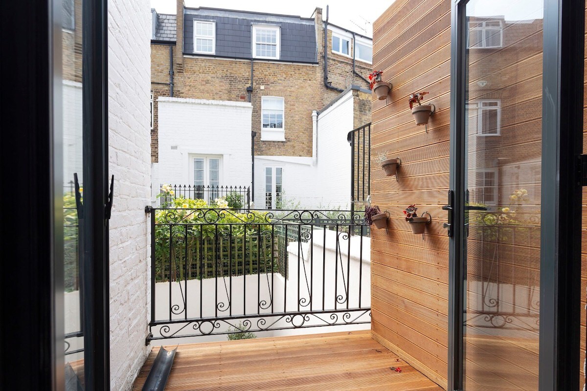 Spacious modern Chelsea 4BD close to Sloane Square