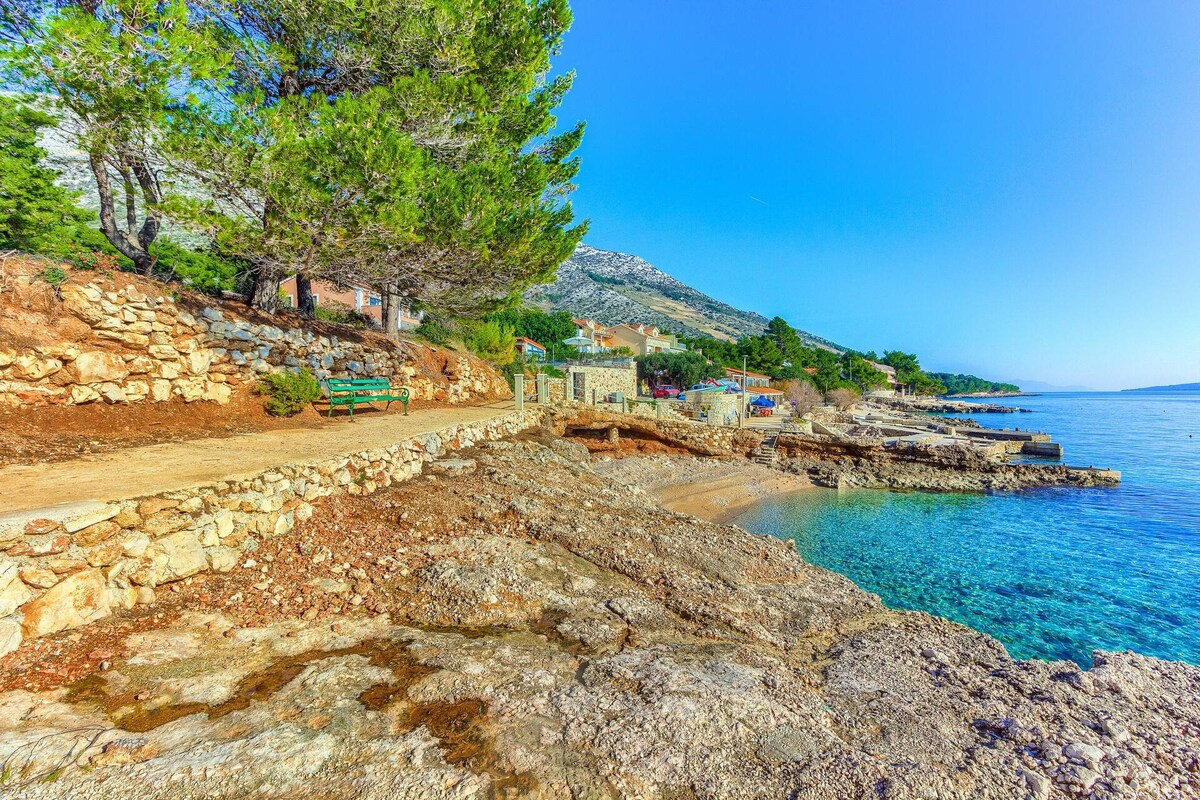 Peaceful Villa Luce di Mare - heated pool sauna