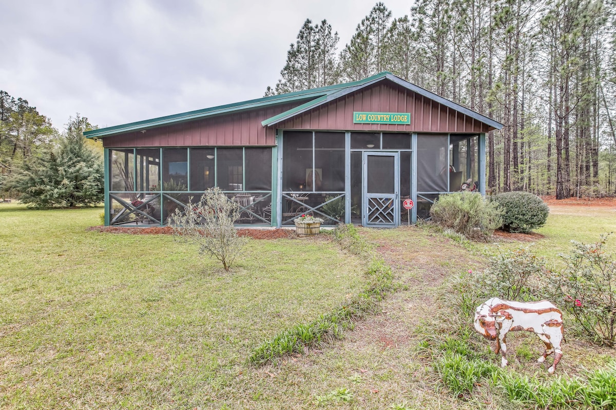 Tranquil Fairmont Studio w/ Patios - Pets Welcome!