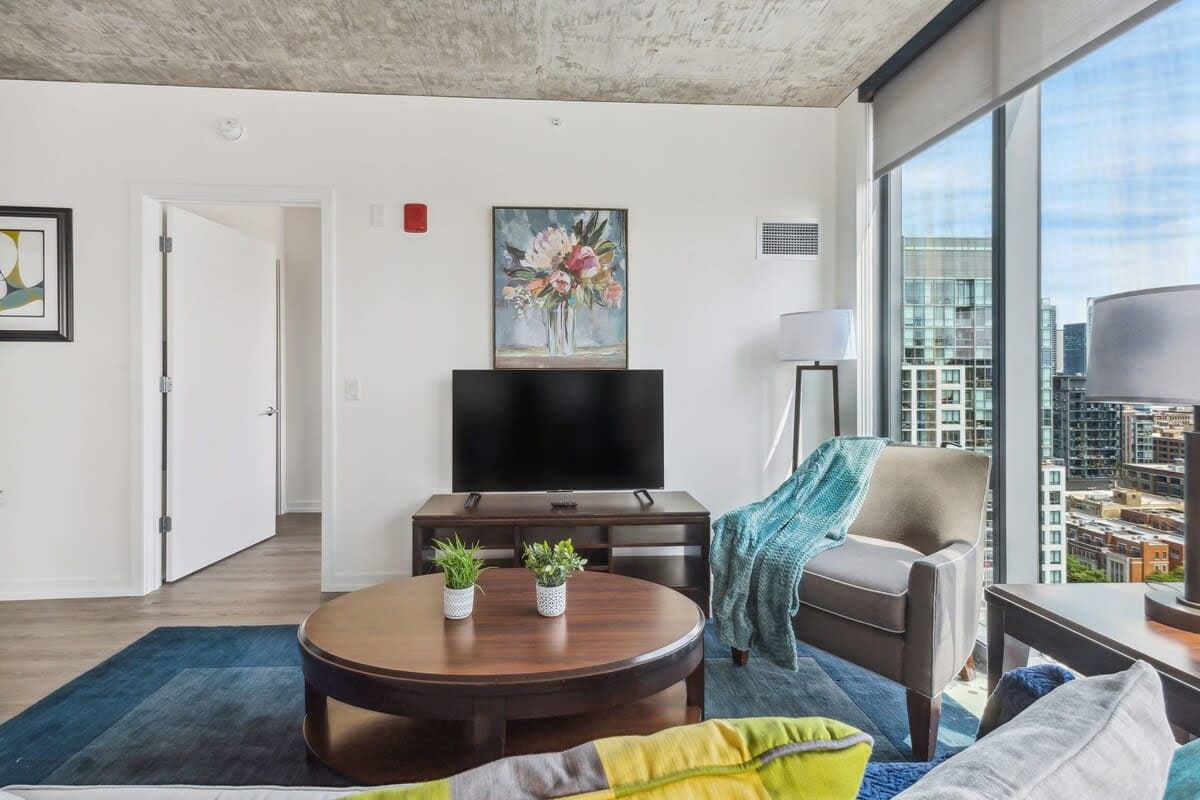 2BR Stunning River North Suite