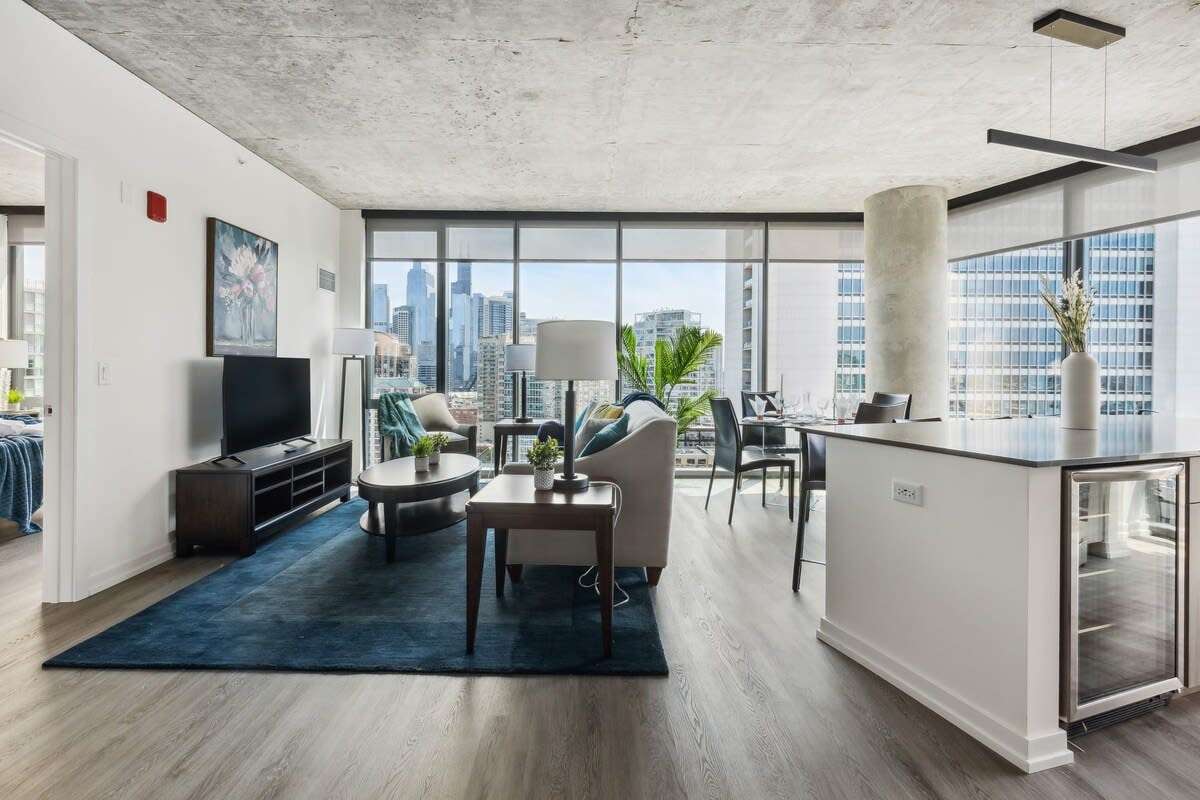 2BR Stunning River North Suite