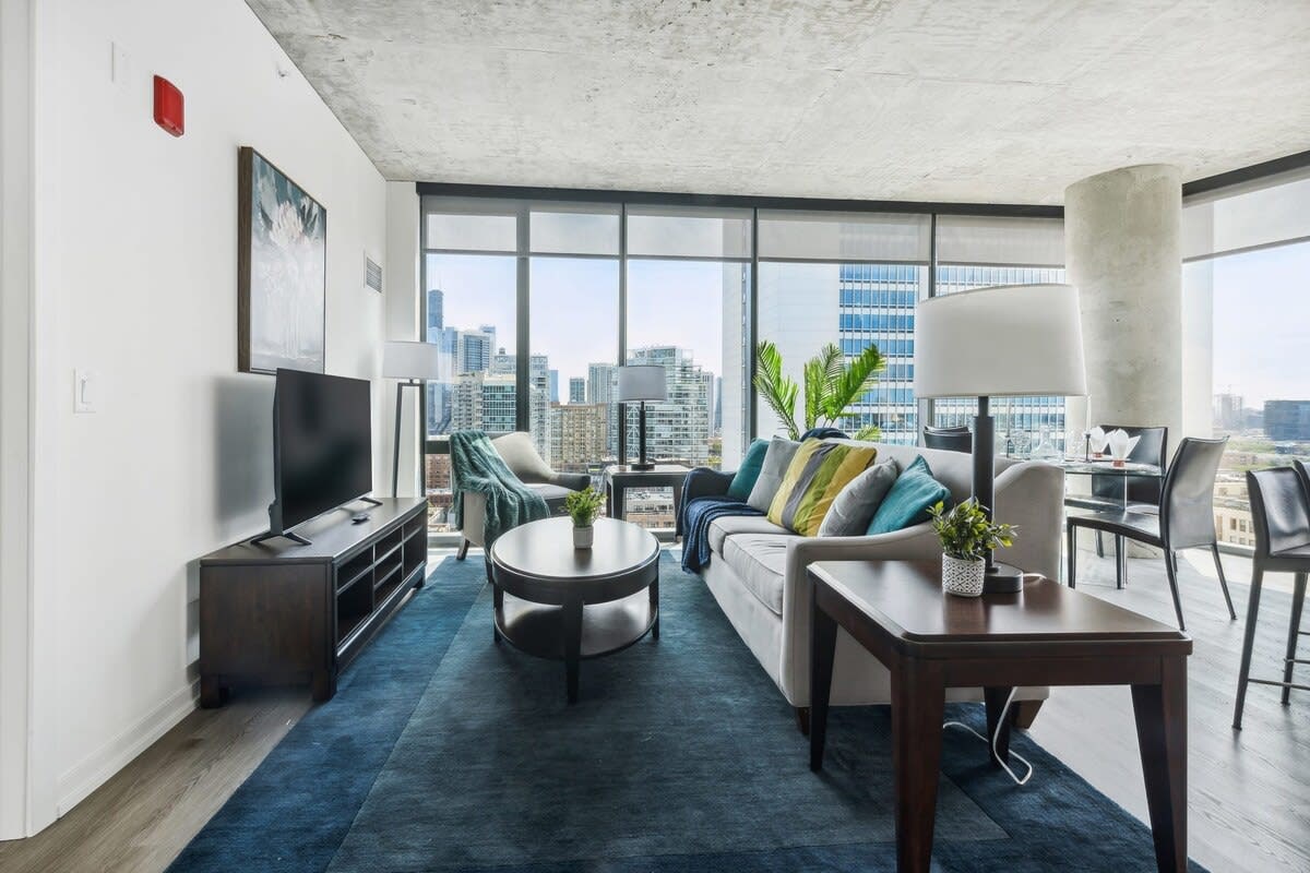 2BR Stunning River North Suite