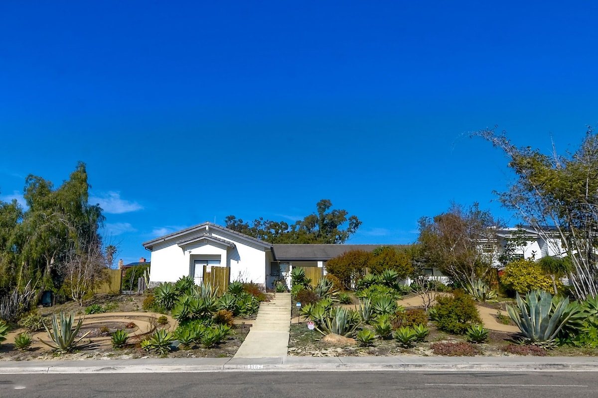 Encinitas Family Retreat – 3 BDR Close to Beach!