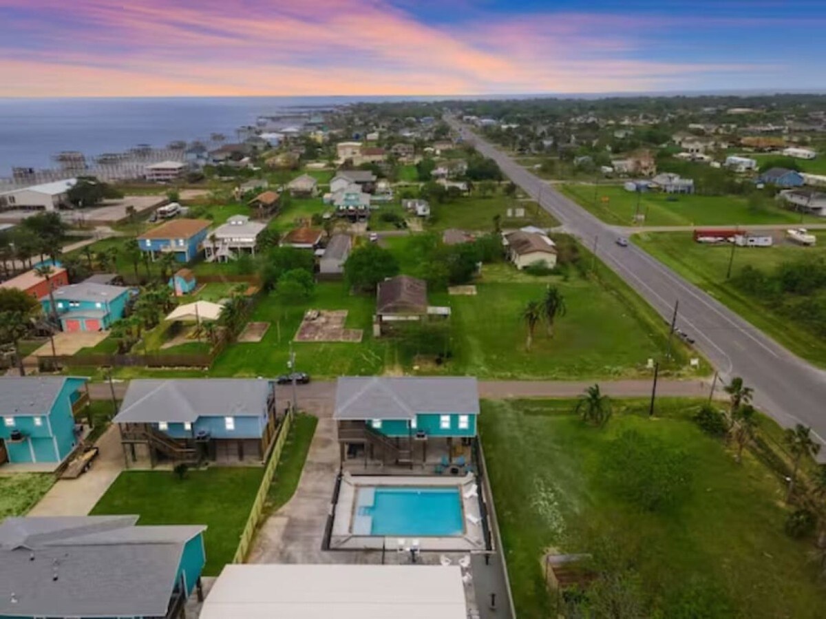 Gorgeous home with huge private pool and game room