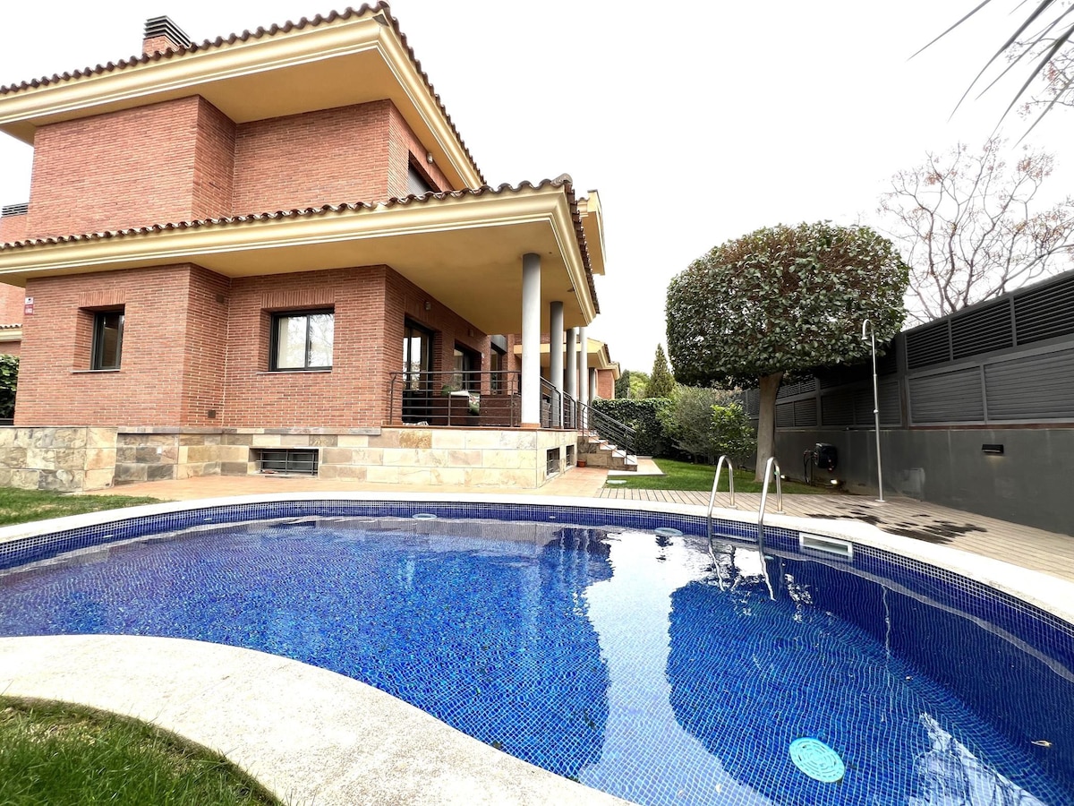 129-Villa castilla: Villa with pool