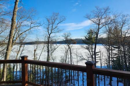 Eagles Bluff - 4 Br Lakefront Cabin on 20 acres