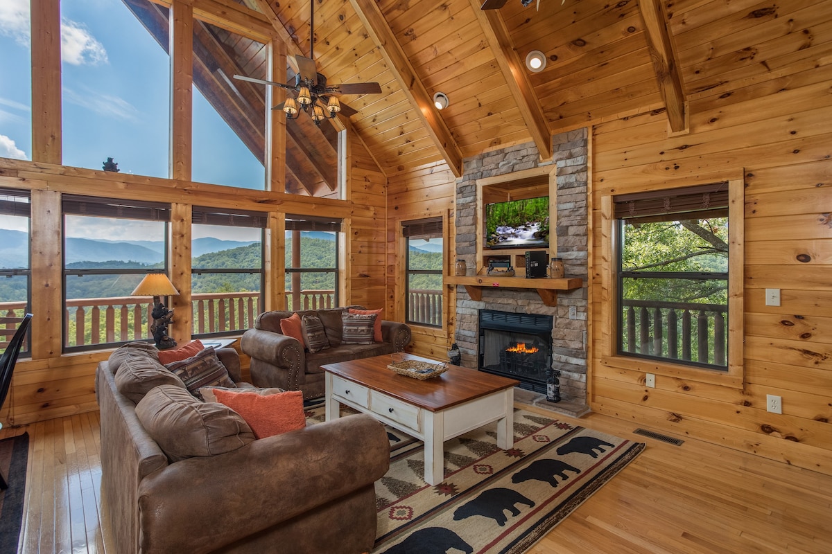 Breathtaking 4-Bedroom Mountain Cabin