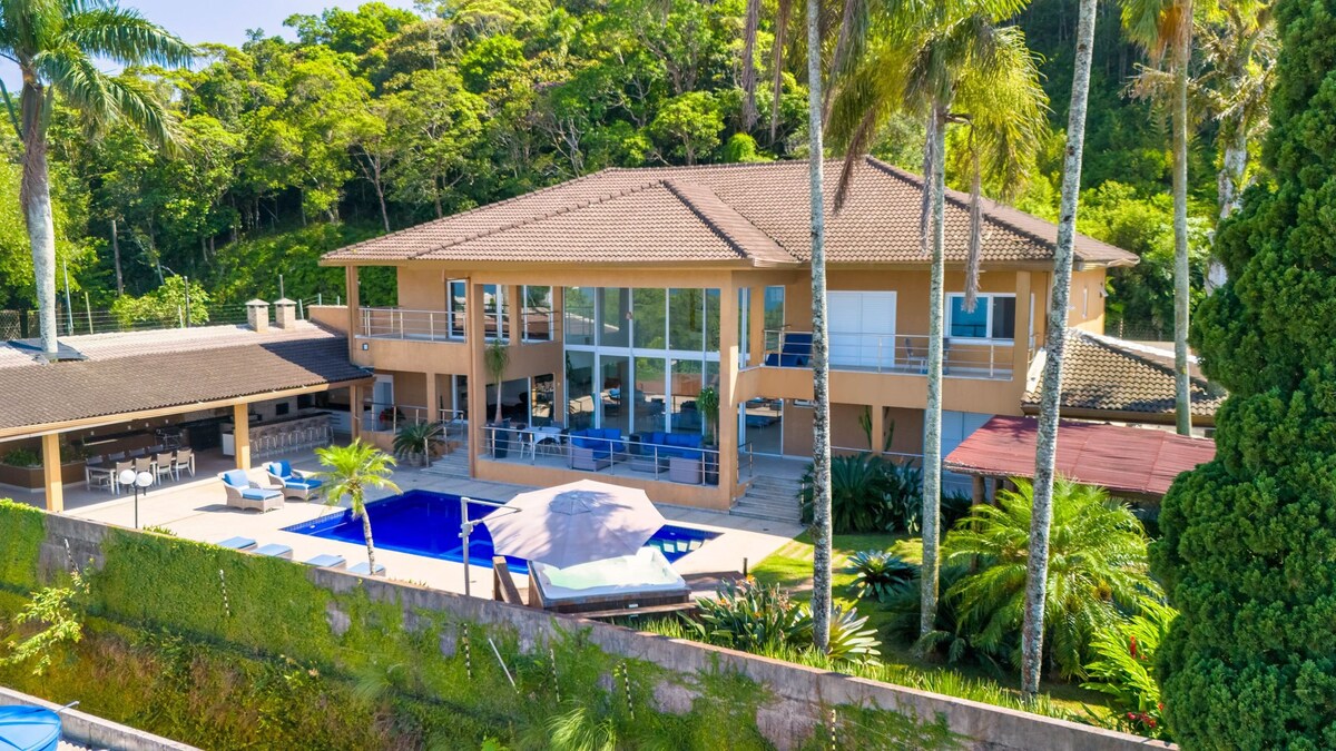 Mansion with incredible views in Guarujá - Gua001