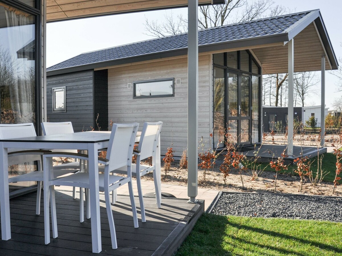 Lodge with terrace, near De Veluwe National Park