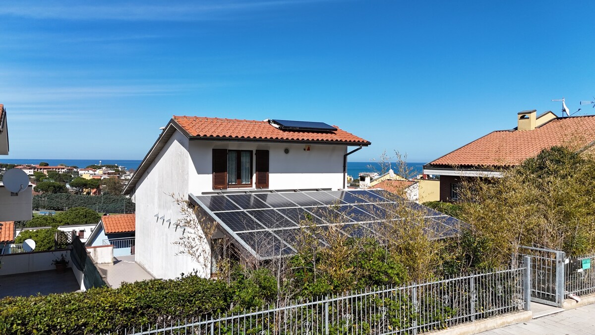 M390 - Marcelli, delightful villa with sea view