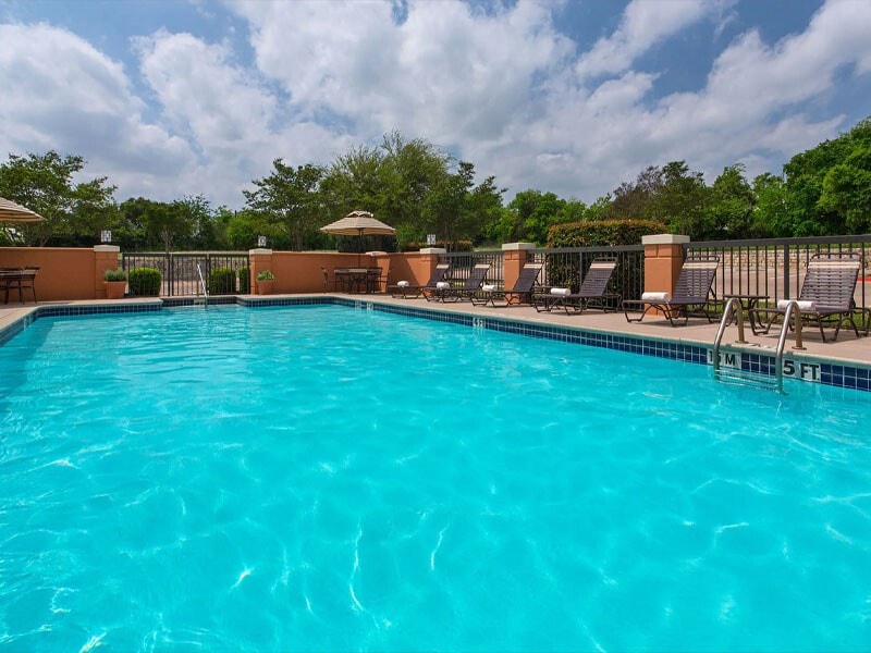 Near Lady Bird Lake! with Pool Access, Parking!