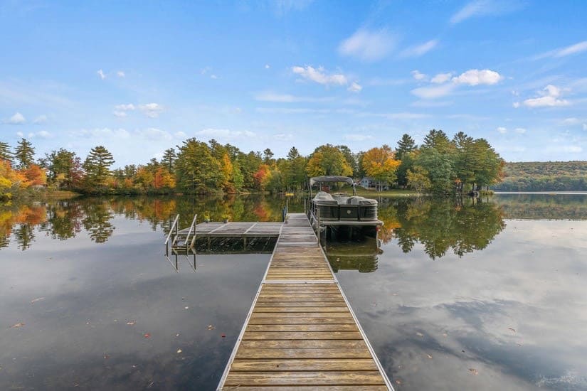A Waterfront Retreat with lots of amenities!