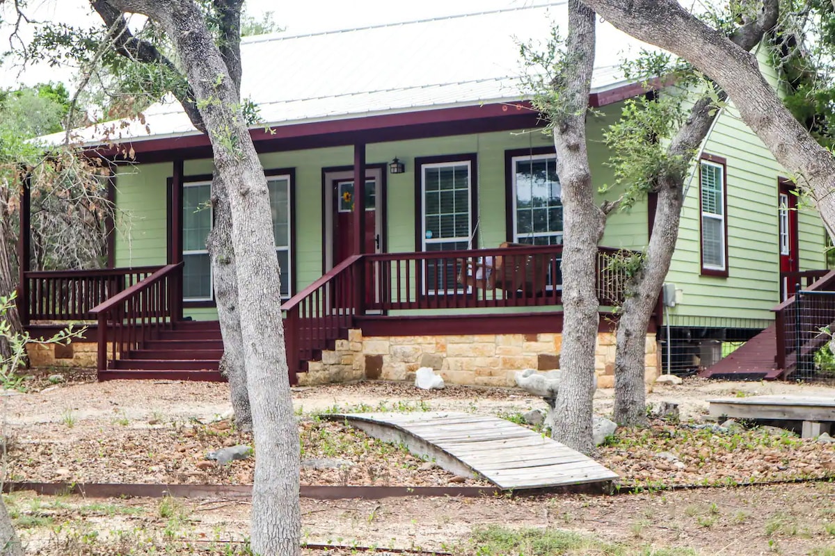 Hill Country Escape, cabin 5 min from Whitewater