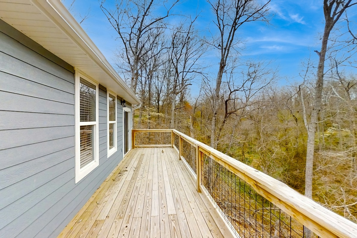 Brand-new, dog-friendly 2BR with great deck