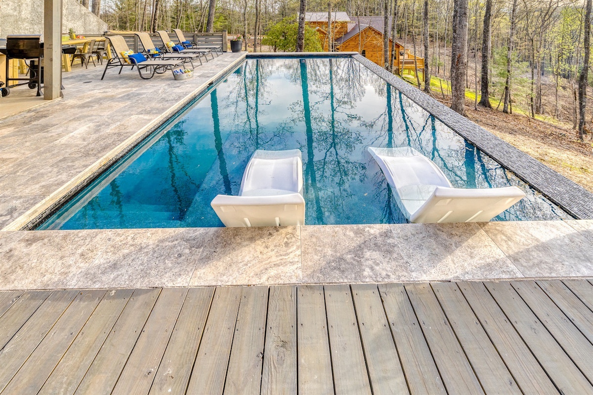 Luxury Infinity Edge Pool, Views, Hot Tub & MORE!