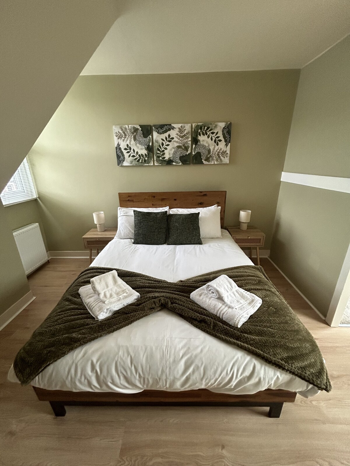 Deluxe Double/Twin Bedroom - Park view - Reading