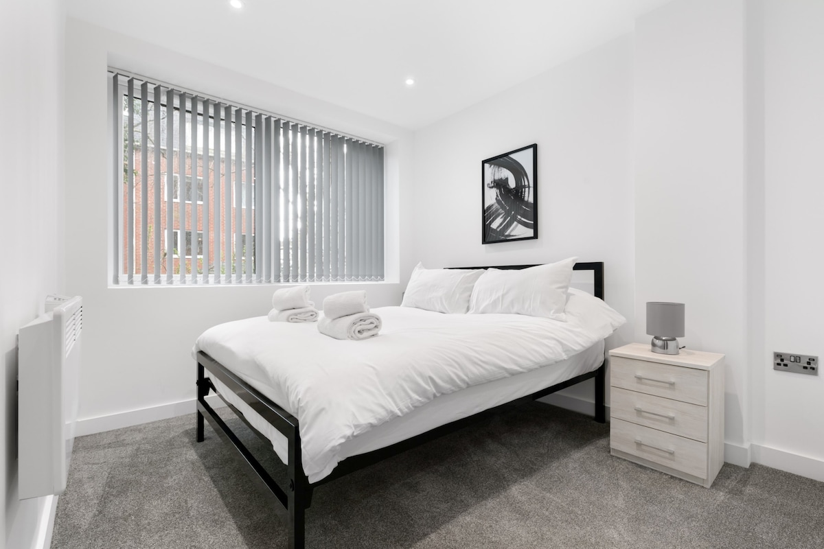 Modern 2 Bedroom Apartment in Central Newbury