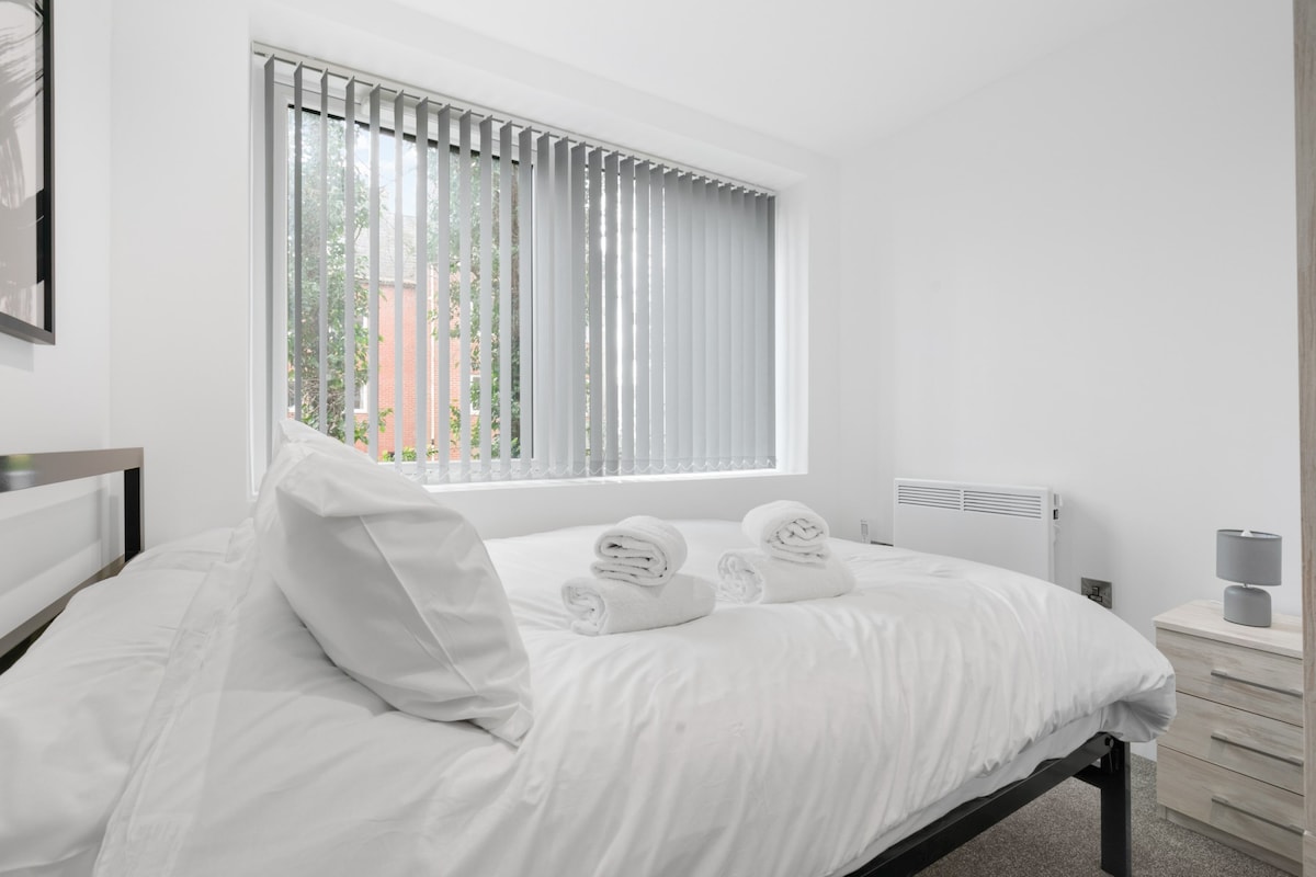 Modern 2 Bedroom Apartment in Central Newbury
