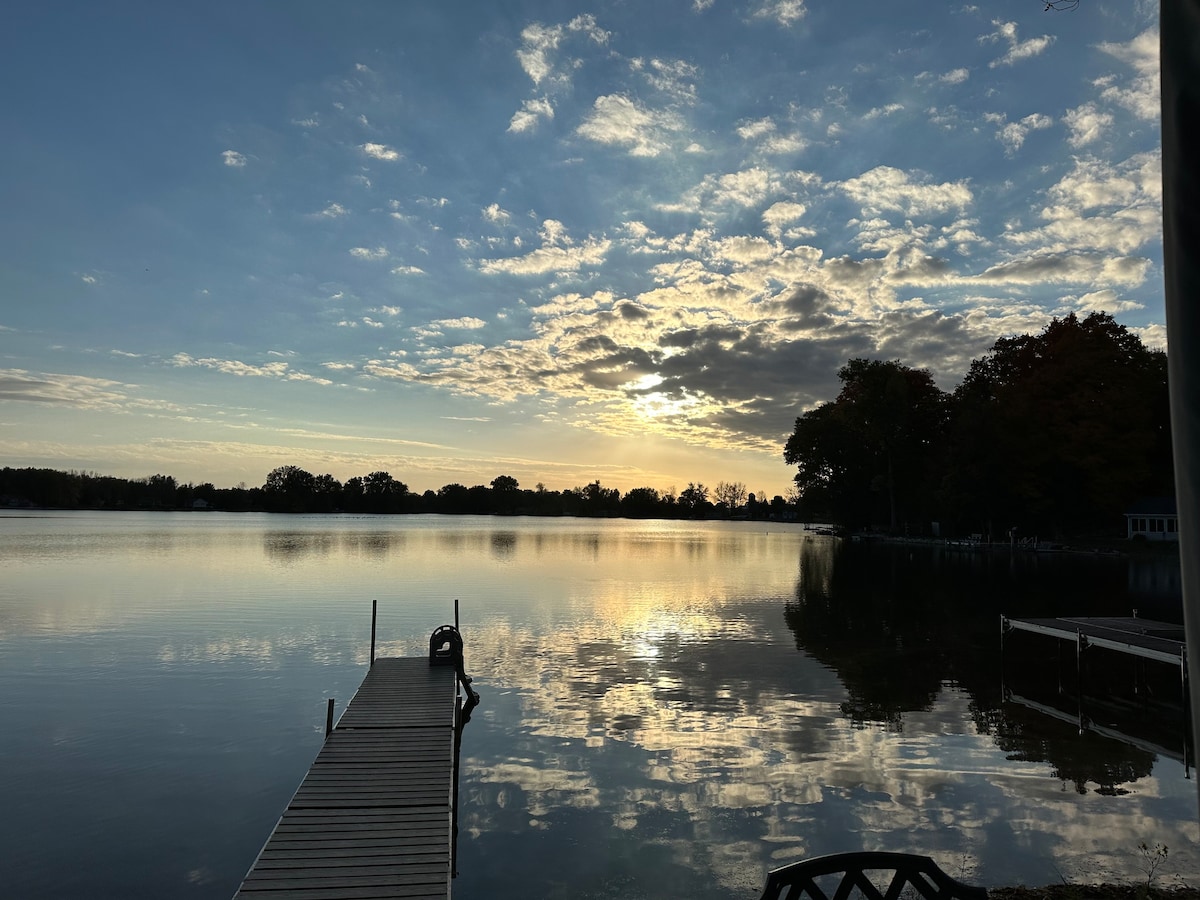 Tranquil Lakeside Retreat