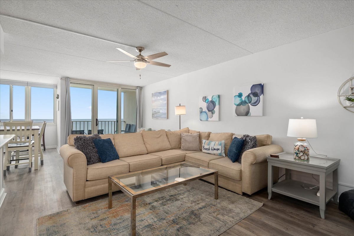 Beautiful Ocean Front 3 Bed Quay Condo with 2 Pool