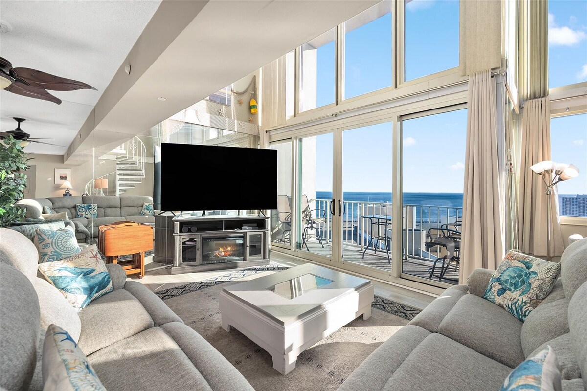 Beautiful Oceanfront 3 Bedroom Quay Condo with Two