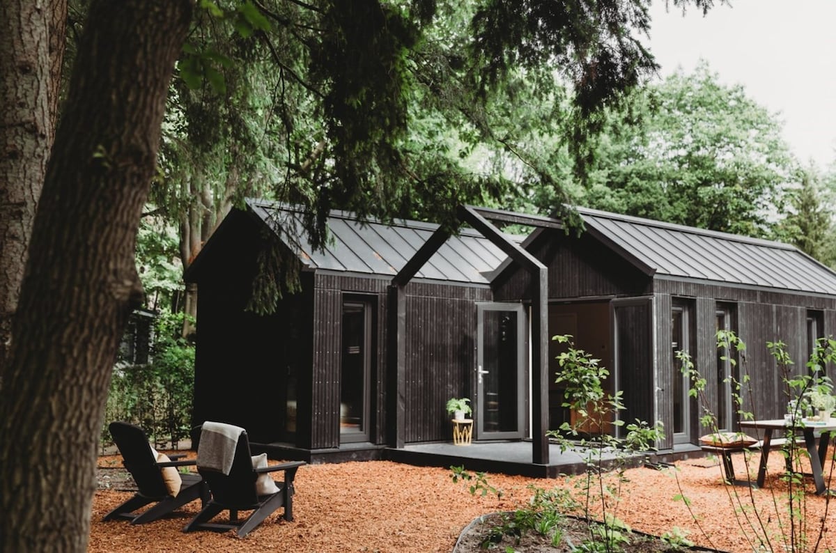 Hytte | Tiny house met zonnige bostuin