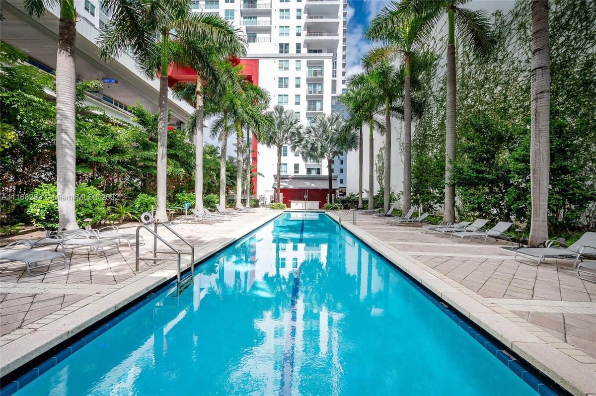 Long Term Stays Allowed! DT Miami Rooftop Pool