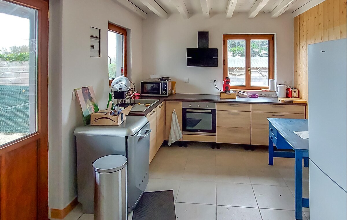 Lovely home in Malleville-les-Grès with WiFi