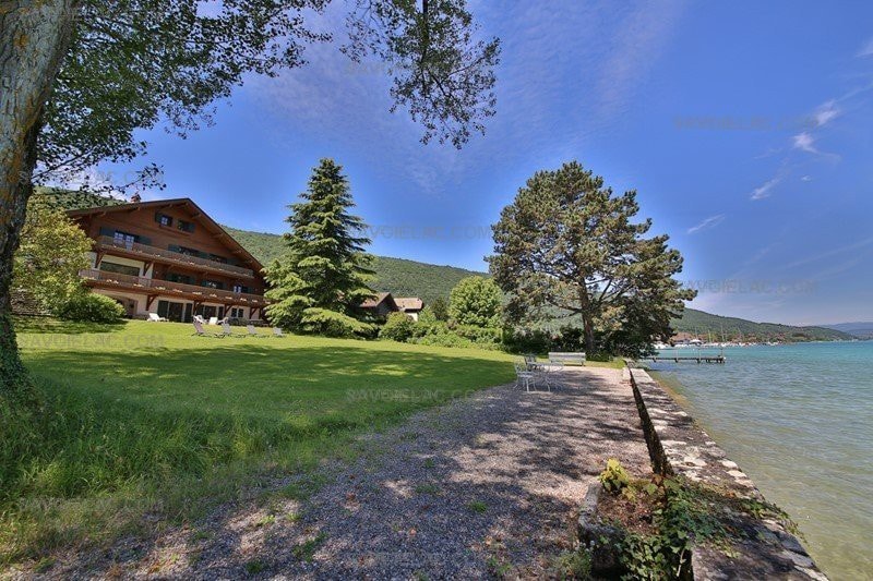 Lake Annecy Waterfront Villa