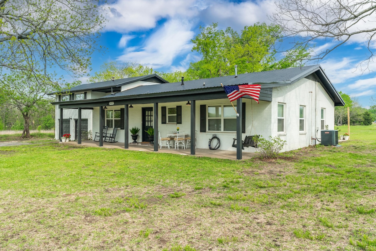 Family Farmhouse Situated on 6 acres