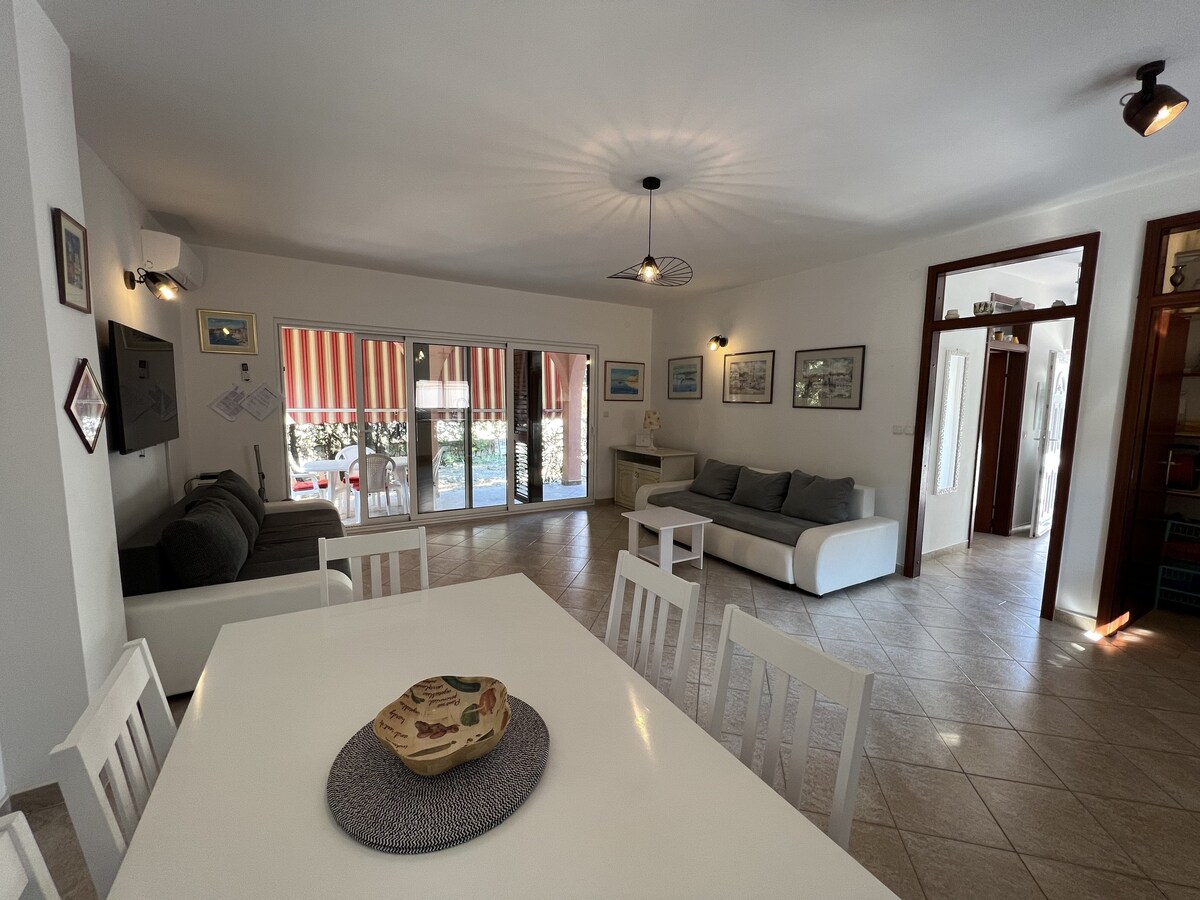 K-22608 Three bedroom house with terrace and sea