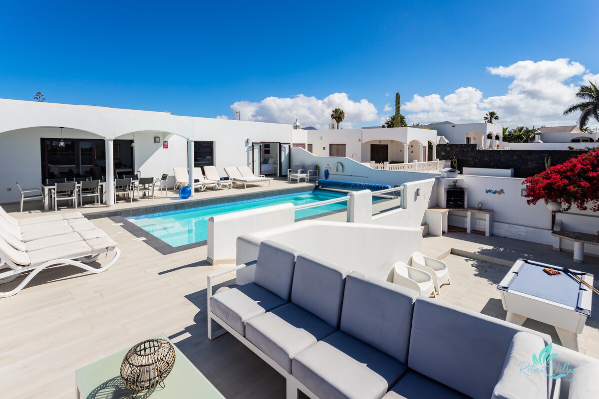 Remarkable 5-Bed Villa in Playa Blanca