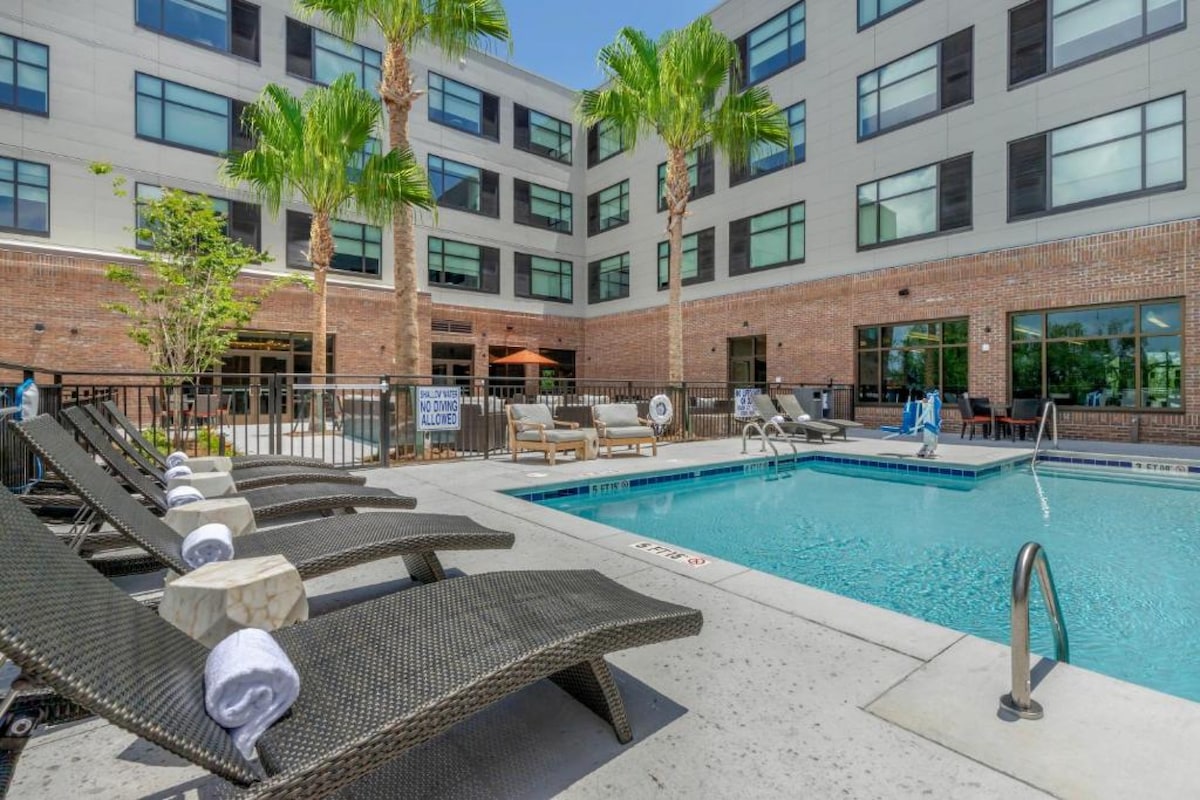 Upscale hotel near Historic District & Folly Beach