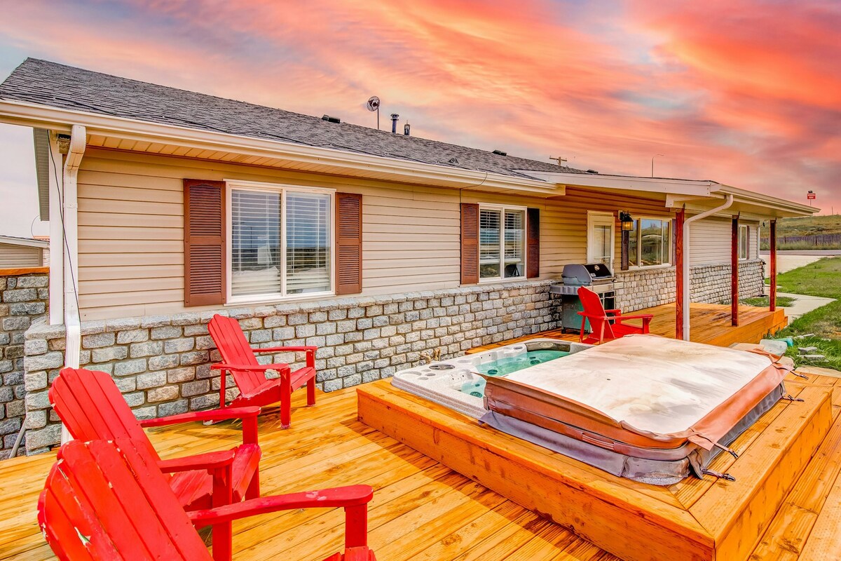 3BR Mountainview Dog Friendly | Hot Tub | Patio